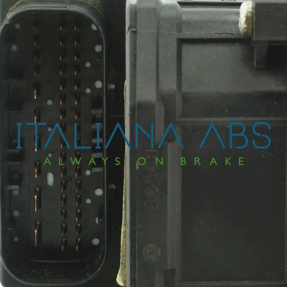 Centralina ABS Alfa Romeo 0265950018 0265225031 46745936 vista lato motore