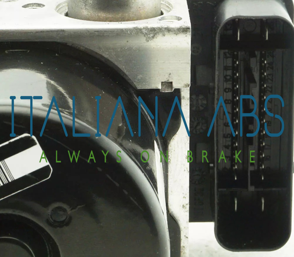 Centralina ABS RENAULT, codici identificativi: 476600047R 10096114193 10021201834