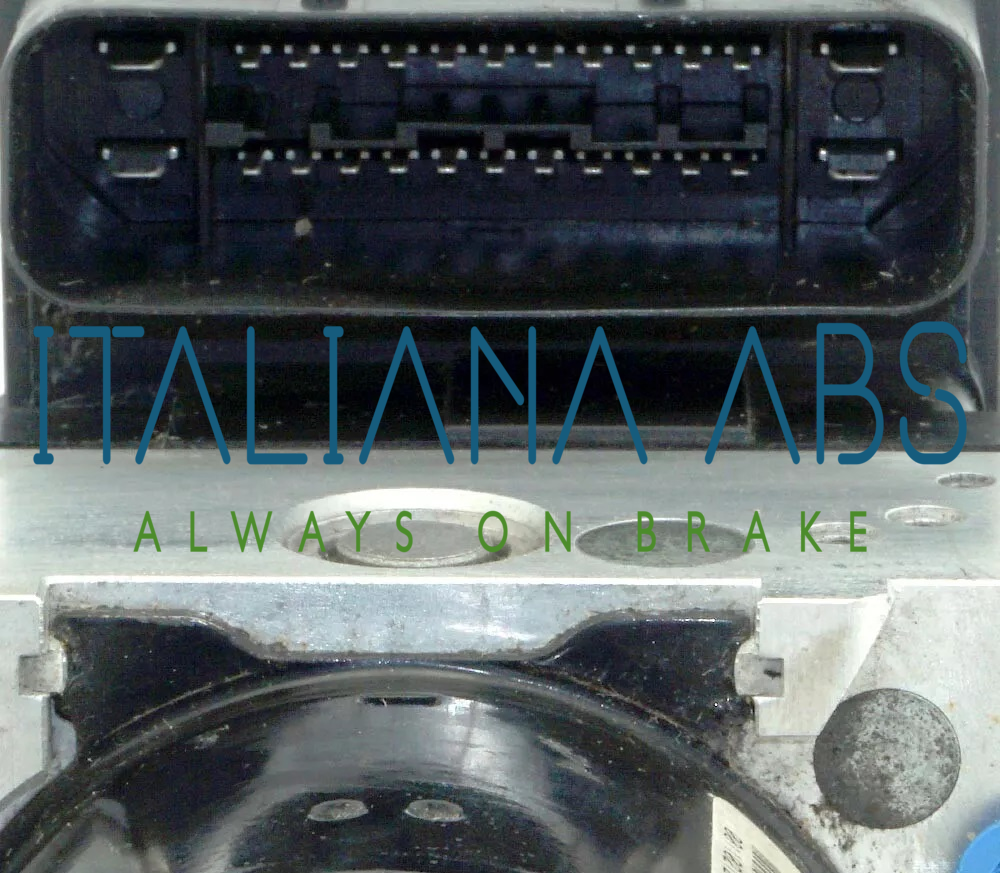 Centralina ABS RENAULT, codici identificativi: 476605724R 10021209624 10096114793