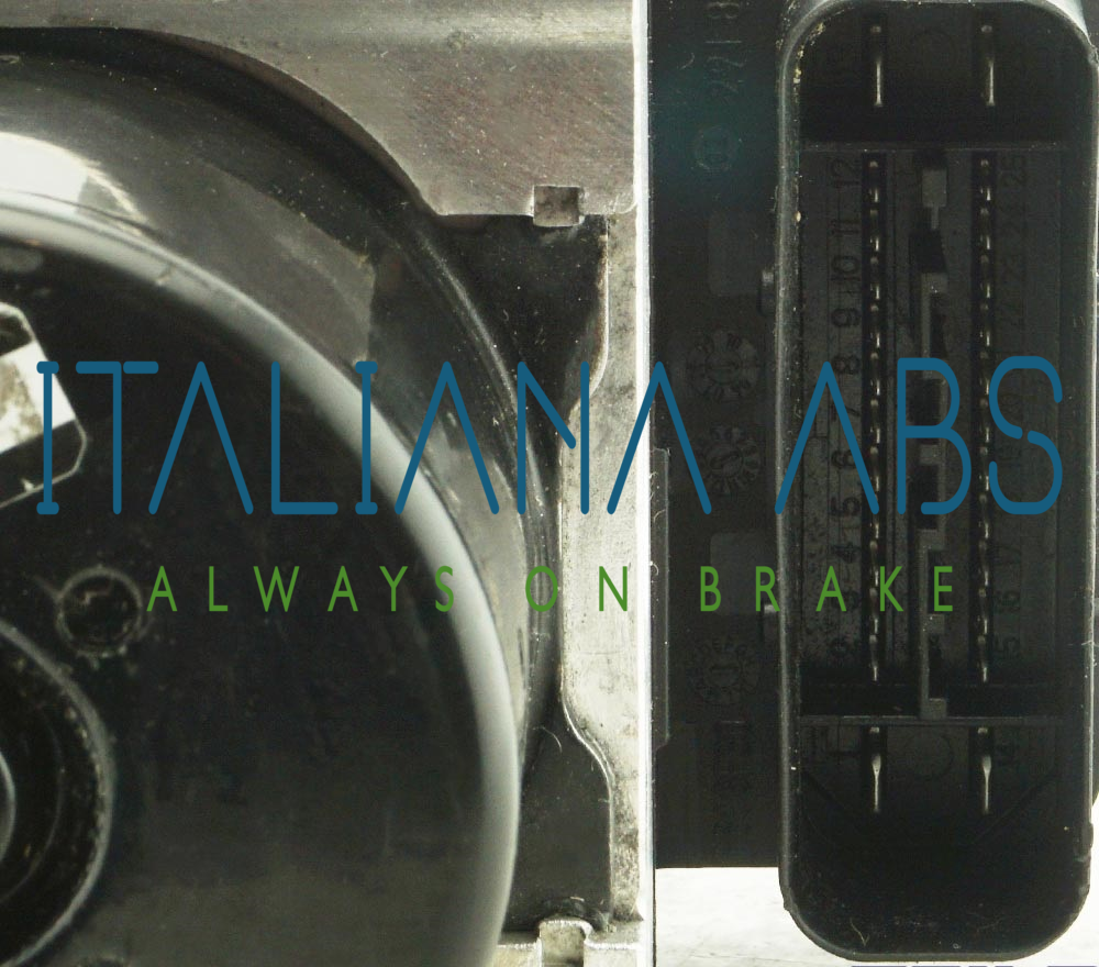 Centralina ABS RENAULT, codici identificativi: 476608247R 95CT2AAY2 10021203404 000405104D0 10096114113K
